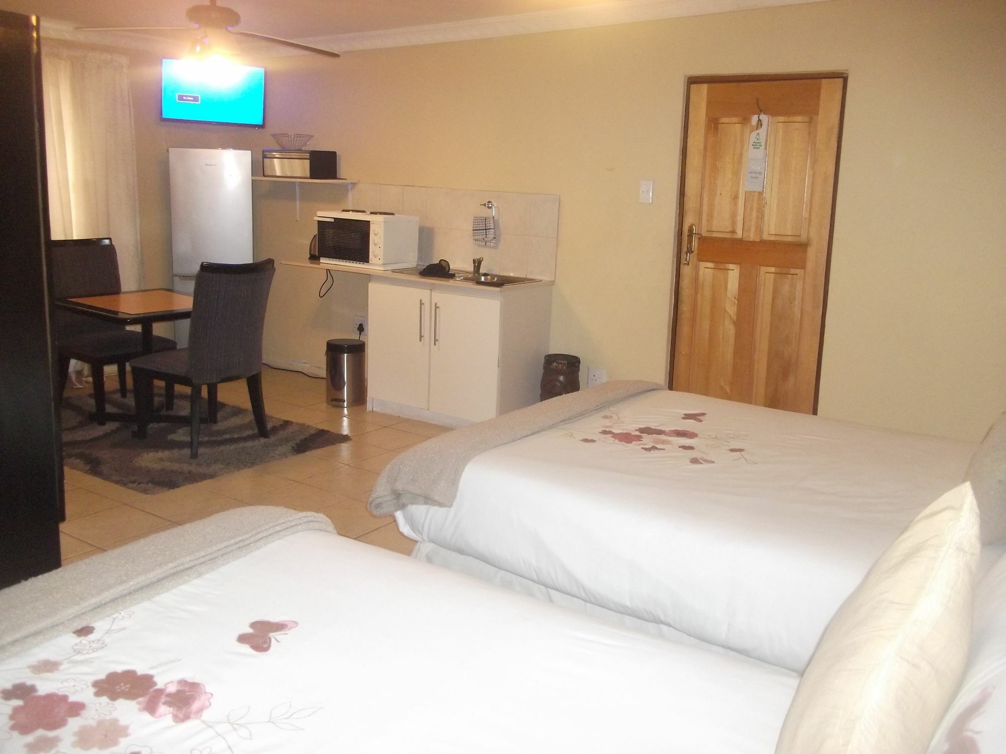 Mbalentle Guesthouse Bishop Lavis Luaran gambar